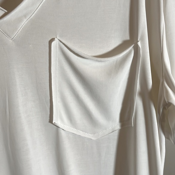 NWOT POL M Classic White Hi/Low Short Sleeve Tee. Oversized and extremely SOFT - Picture 5 of 5